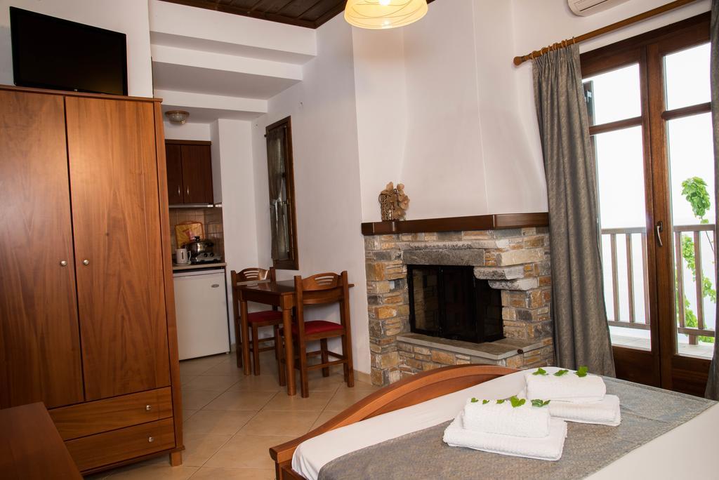 Guesthouse Enastron Chorefton Oda fotoğraf